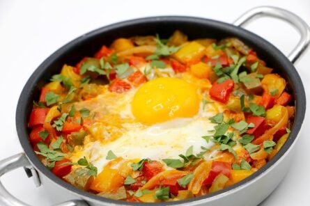 Chakchouka de poivrons et son oeuf