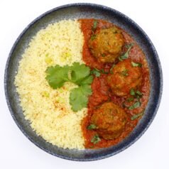 Tajine kefta marocain, semoule de couscous