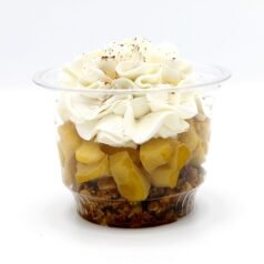 Verrine de pommes caramélisées, crumble et sa chantilly gourmande