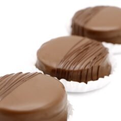 Les Russes cacahuètes, crème au dulce leche et chocolat